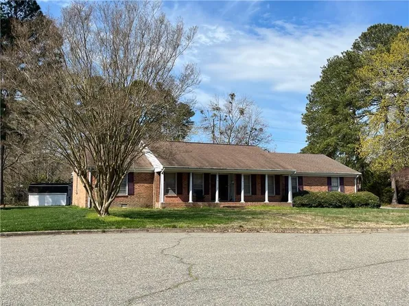 2 Kirkwood Cir, Hampton, VA 23666