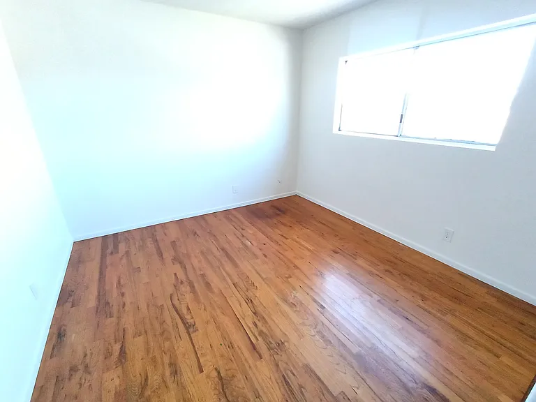 5314 W 138th St — Photo 34