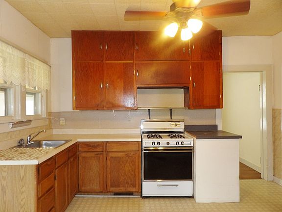 5th image of 613 W Hamilton St