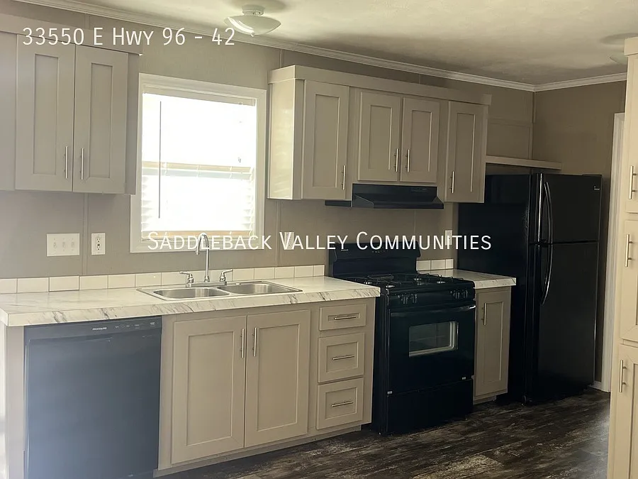 3 Bedroom 2 bath Modern Manufactured Home — Photo 2