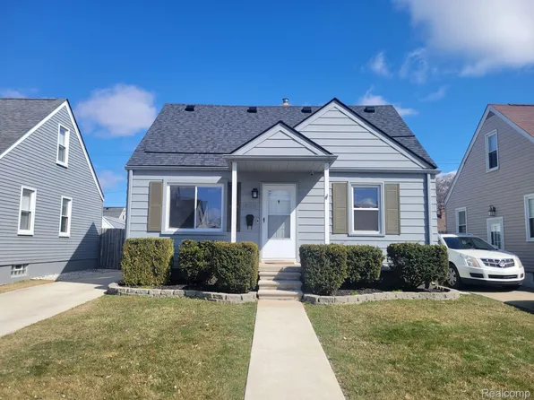 19701 Avalon St, Saint Clair Shores, MI 48080