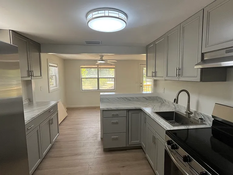 148 Willis Rd — Photo 9