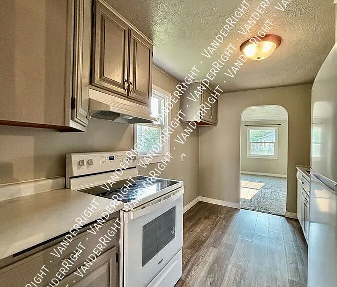 1108 N Dakota Ave — Photo 6