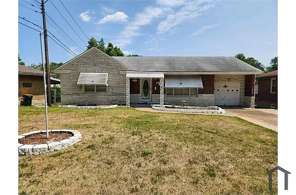 1208 Bluegrass Dr photo 1