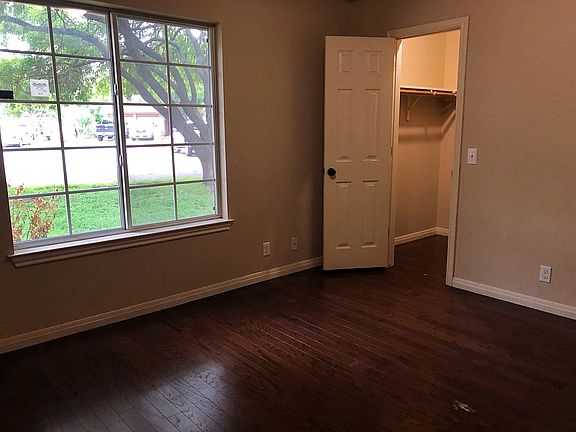 5th image of 1603 Mills Meadow Dr