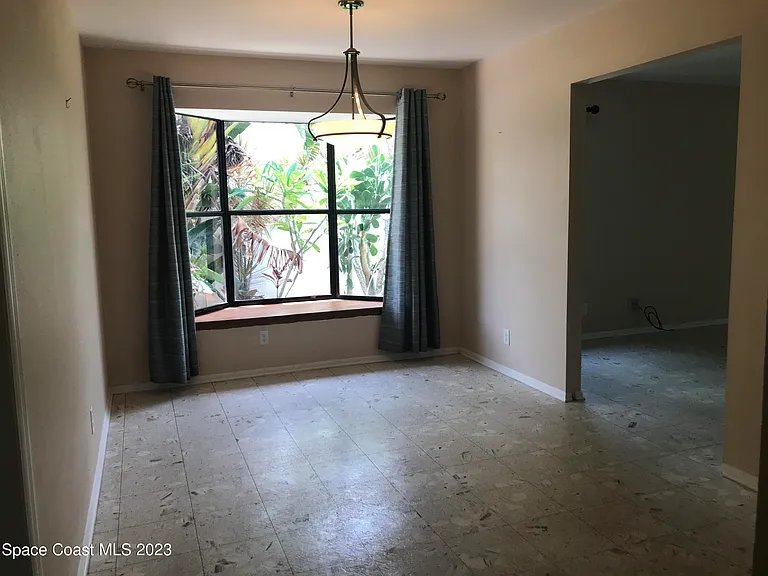 136 Atlantic Dr — Photo 13