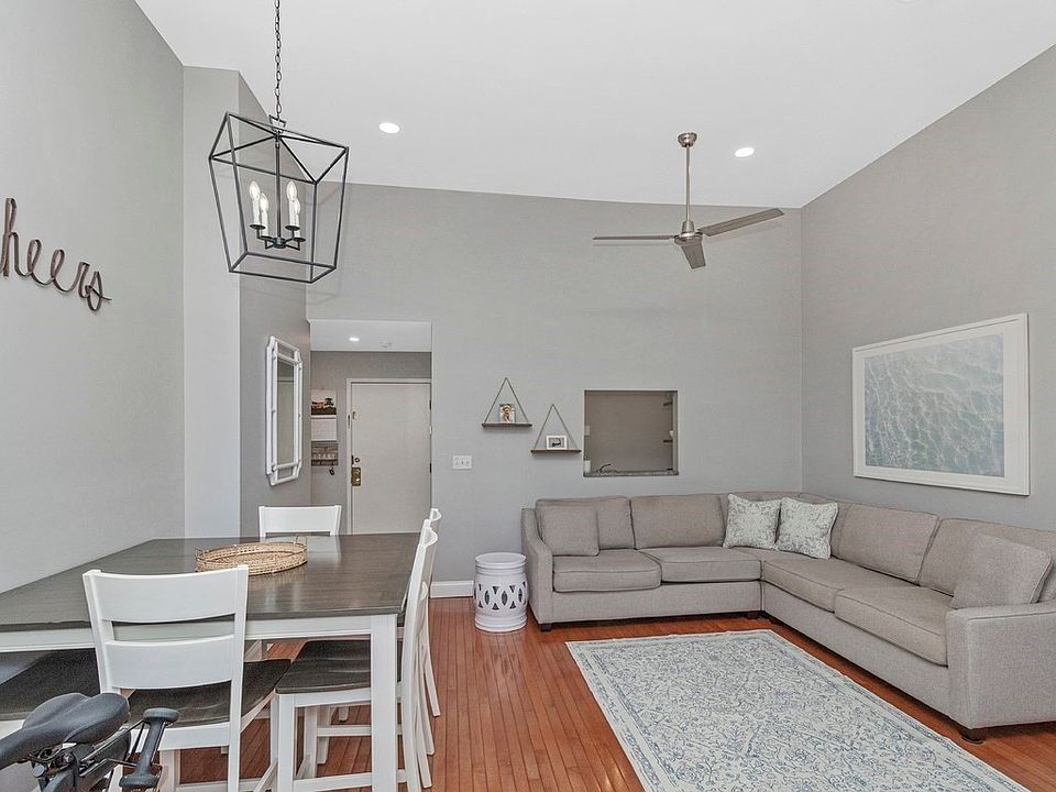 141 Savin Hill Ave Dorchester, MA, 02125 Apartments for Rent Zillow