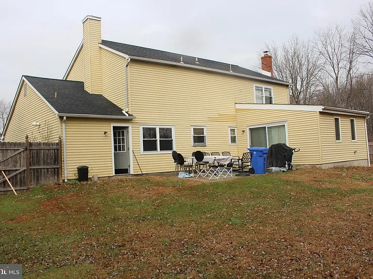 219 Meadow Dr — Photo 46