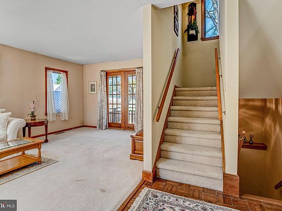 5th image of 2608 Stone Hedge Dr