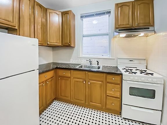 4th image of 1053 Bush St APT 4