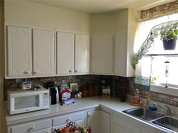 4th image of 276 Washington Ave