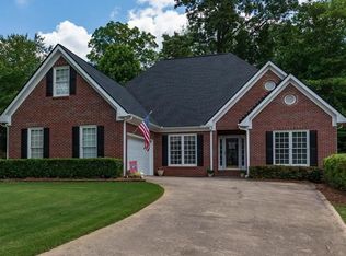 1212 Maple Creek Ln, Loganville, GA 30052