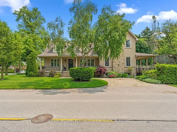 317 Rathburn Rd, Toronto, ON M9B 2L7