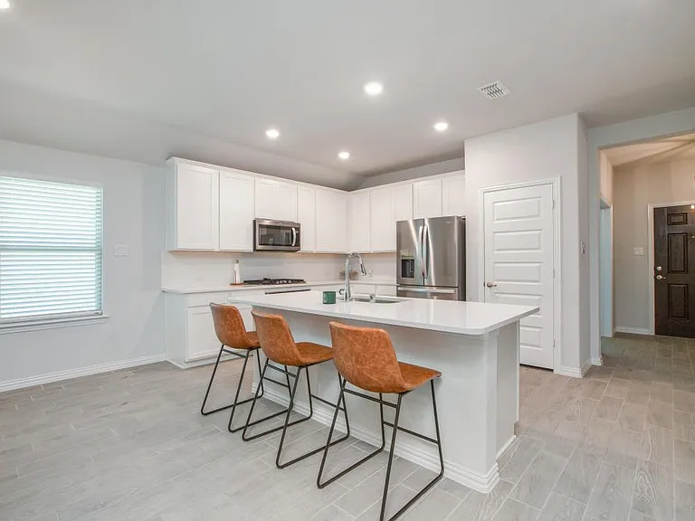 2911 Teak Dr — Photo 6