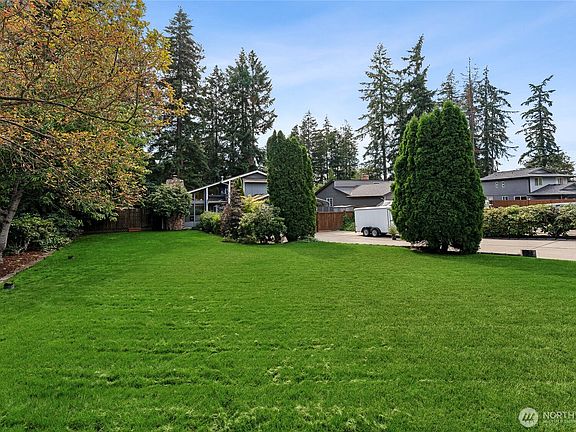 3rd image of 8201 179th Avenue E