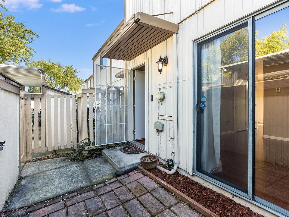 1st image of 794 Rock Rose Ct