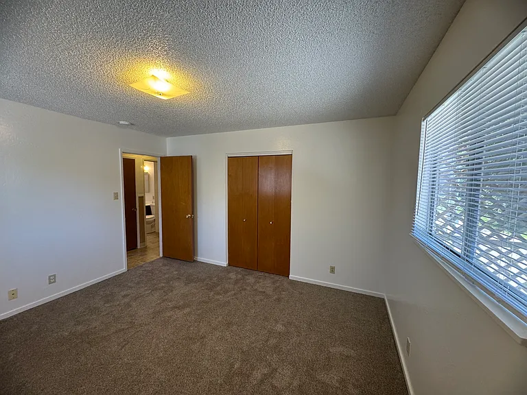 649 Marshall St #B — Photo 25