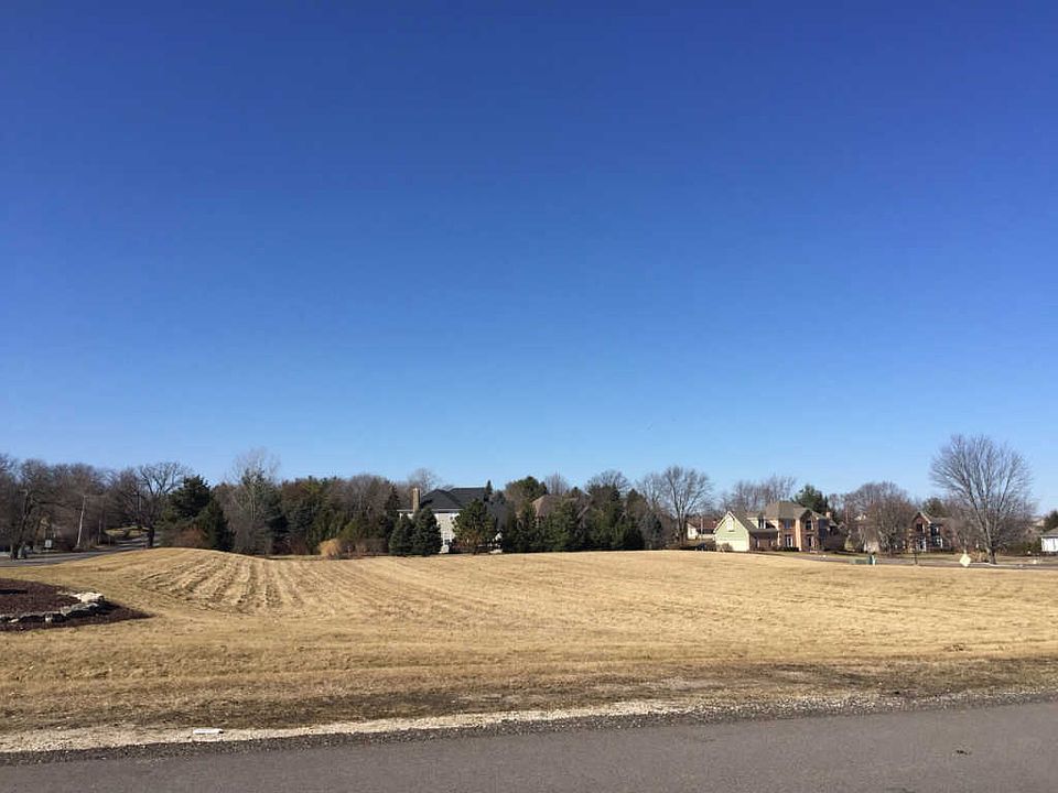 2nd image of 3412 Royal Woods Dr