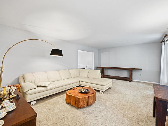 3rd image of 9731 Loch Linden Ct