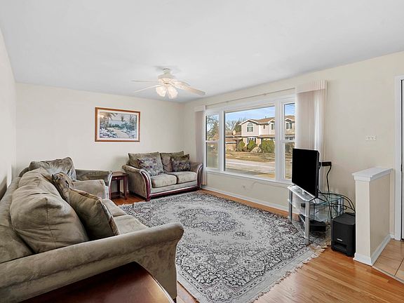 3rd image of 10600 S Michael Dr