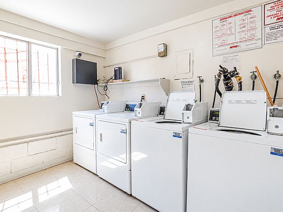 2nd image of 528 Short St APT 202