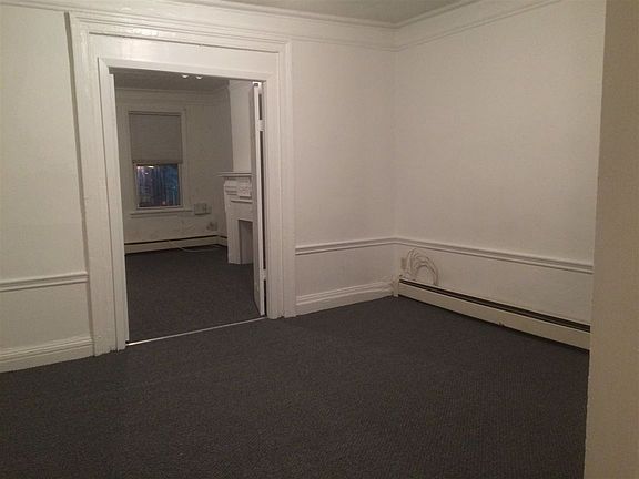 2nd image of 6 Ivy Pl