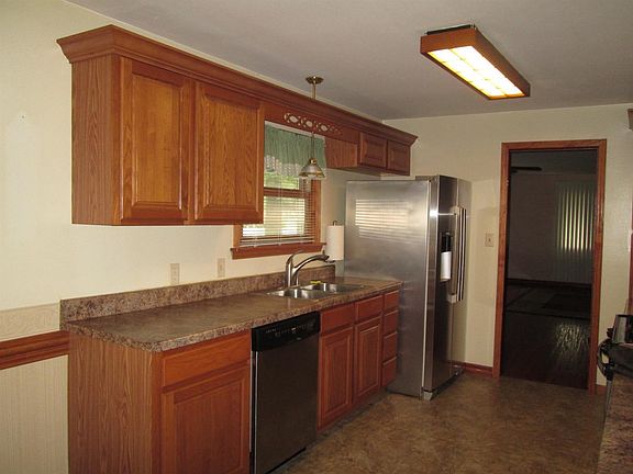 3rd image of 133 W Greenwood Ave