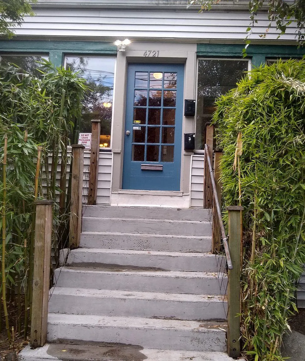 2 bed, 800 sqft, $2,200 — Photo 1