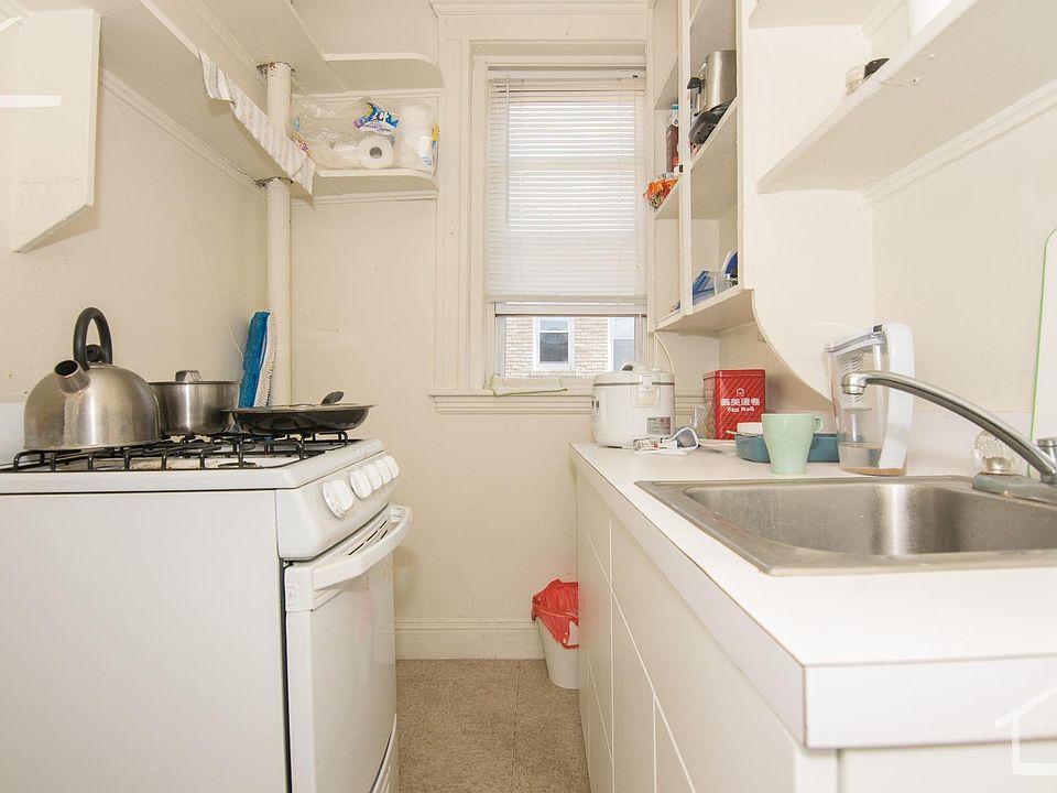 2nd image of 1174 Boylston St #47CA
