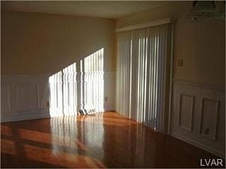 4th image of 810 Cove Ct
