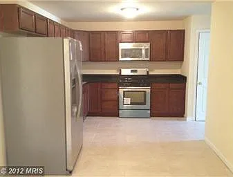 Beautiful and spacious 5 BR/2BA minutes from UMD campus — Photo 3