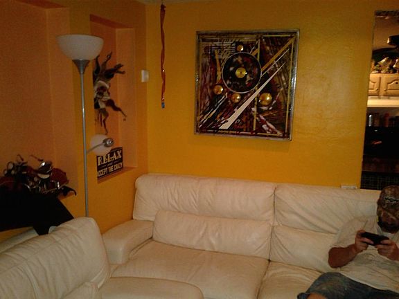3rd image of 1561 NE 44th St