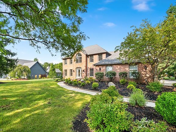 2nd image of 2547 Canyon Creek Dr