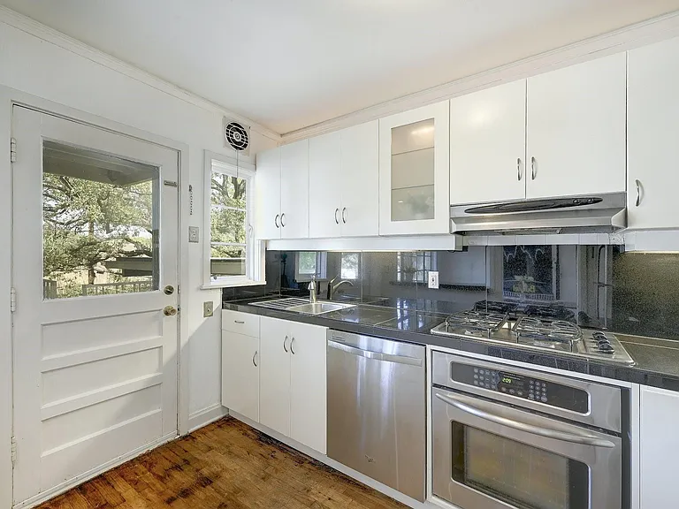 3416 Enfield Rd #B — Photo 11