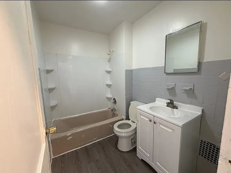 57 Maltby St #14 — Photo 6