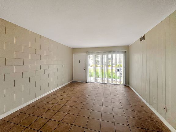 3rd image of 1852A Golf View Ave #1