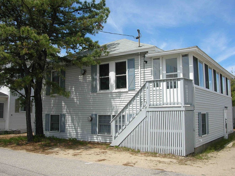 1st image of 4 Seabreeze Ave