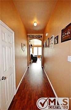 3rd image of 103 Meadowlark Dr