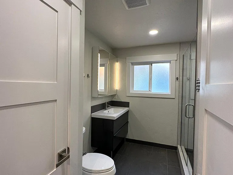 624 NE Olney Ave — Photo 19