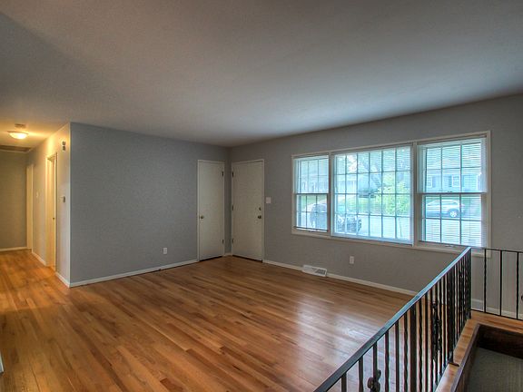 3rd image of 7747 Howe Dr
