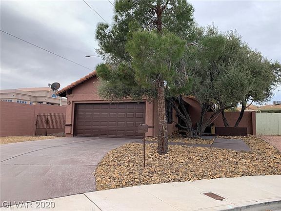 2nd image of 1068 Neil Armstrong Cir
