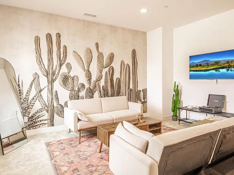 80289 Whisper Rock Way — Photo 1
