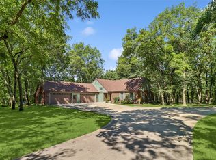 9965 McKinley Trl, Indianola, IA 50125