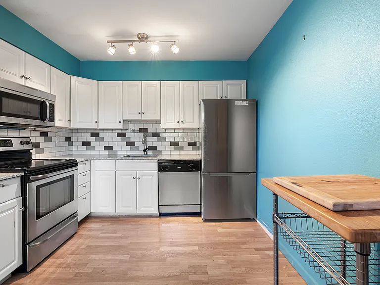 2879 Shadow Creek Dr #305-B — Photo 6