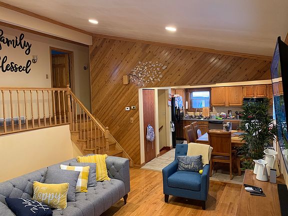 4th image of 1117 Greenvalley St