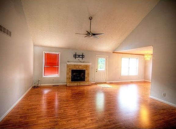 5th image of 2559 Blakely Ct NE
