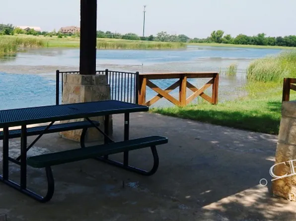 9044 Sundance Trl, Aubrey, TX 76227