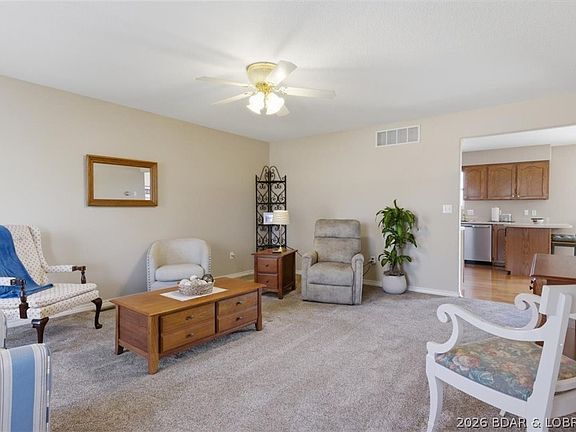4th image of 306 El Donna Ave