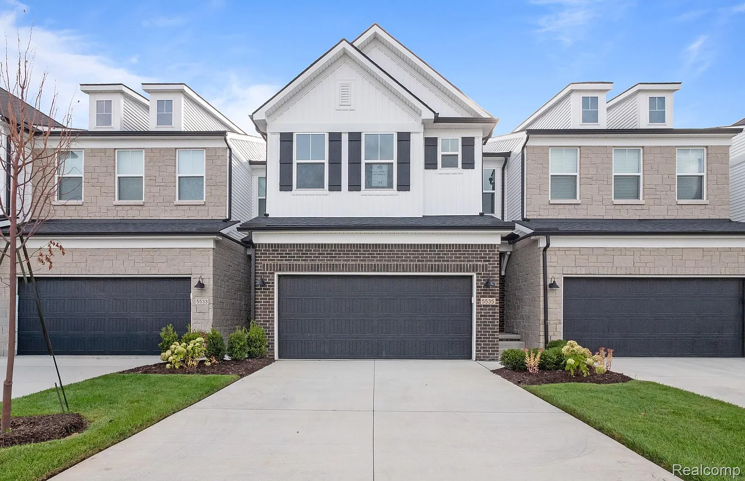 5572 E Spaniel Dr photo 1