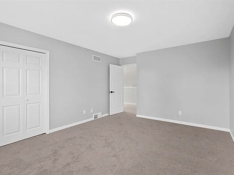 640 Tower Dr #1 — Photo 23